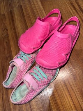 Bright Pink Kids Water Shoes and Mesh Sneaker Set. Girls 11, used & need a clean